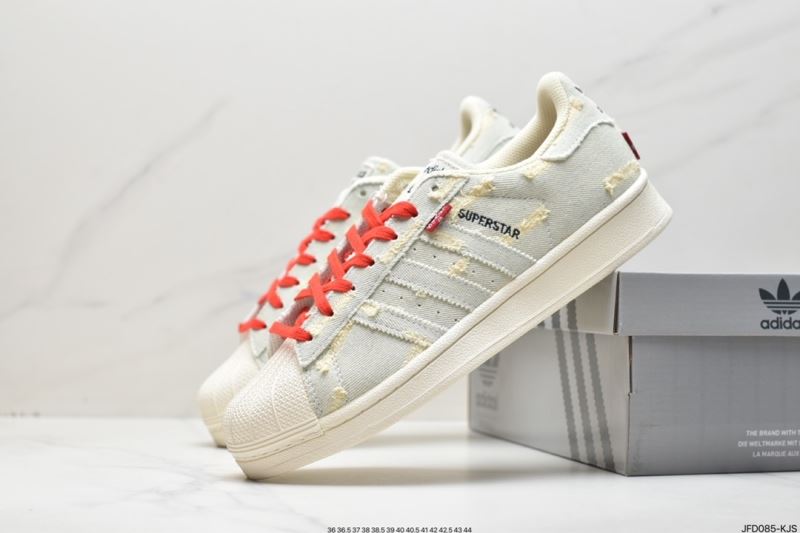 Adidas Sneakers